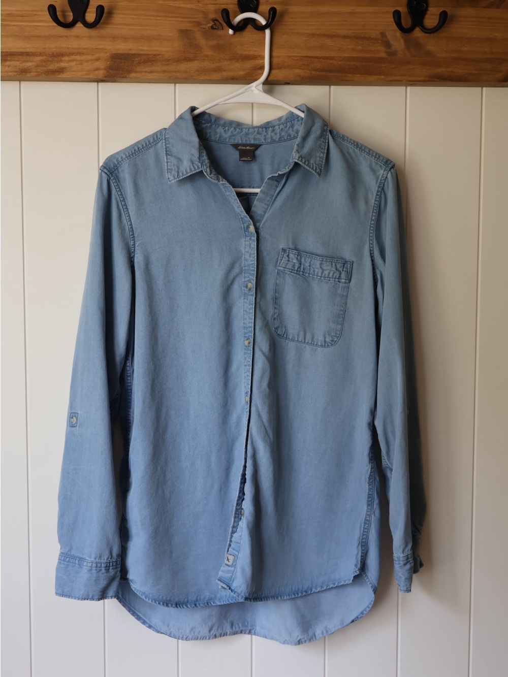 Eddie Bauer Chambray Women’s Light Blue Denim Button-Down Shirt Tencel Size S